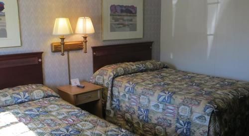 Economy Inn Блумингтън Екстериор снимка