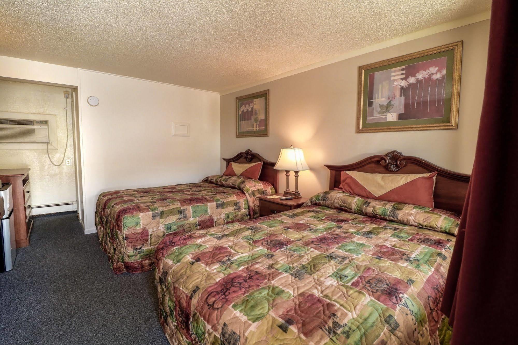 Economy Inn Блумингтън Екстериор снимка